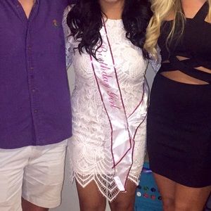 White long sleeve lace dress